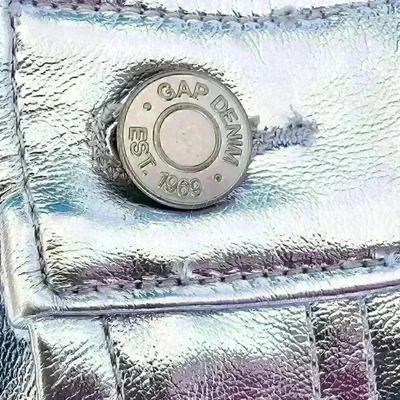 ๐ NWT ๐ Gap High Rise Vegan Leather Cheeky Straight Pants, Silver, Size 4 Long - Picture 5 of 9